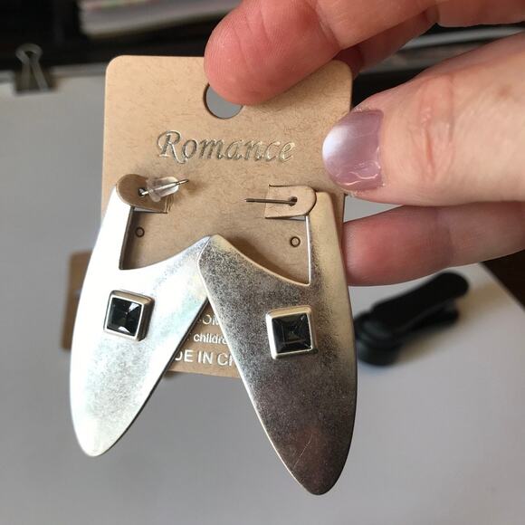 NEW Romance Matte Silver Tone oblong mod chevron-style semi-hoop earrings - Picture 13 of 15